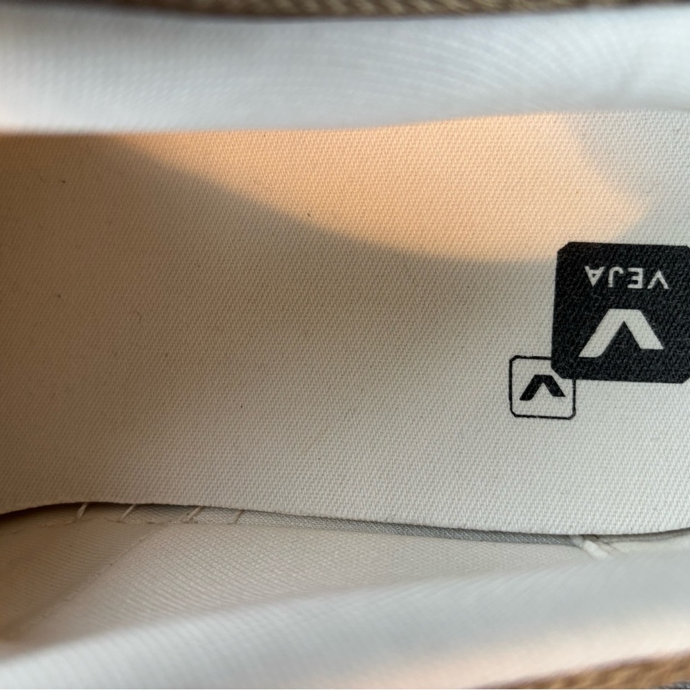 Veja Tan and White Men's Sneakers - Picture 14 of 16